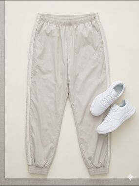 Nike windbreaker pants size women's XL